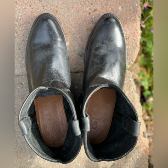 GUC Frye Distressed Italian leather Wyatt Harness Short Western Ankle Boots - Picture 10 of 11